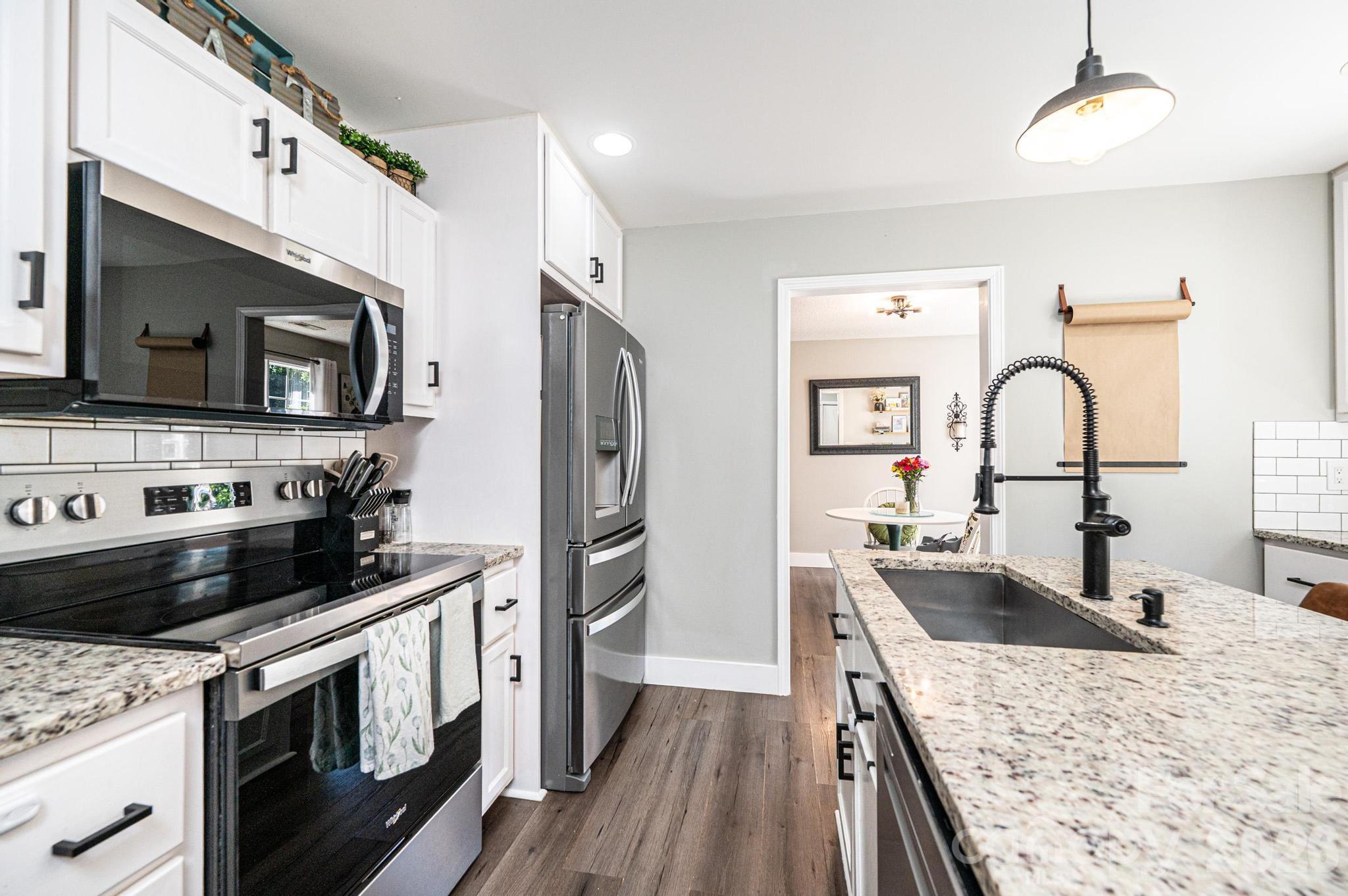 1896 Bakers Glade Lane Hickory NC 28602