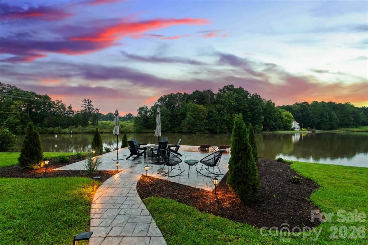 1337 Whispering Oaks Circle Matthews NC 28104