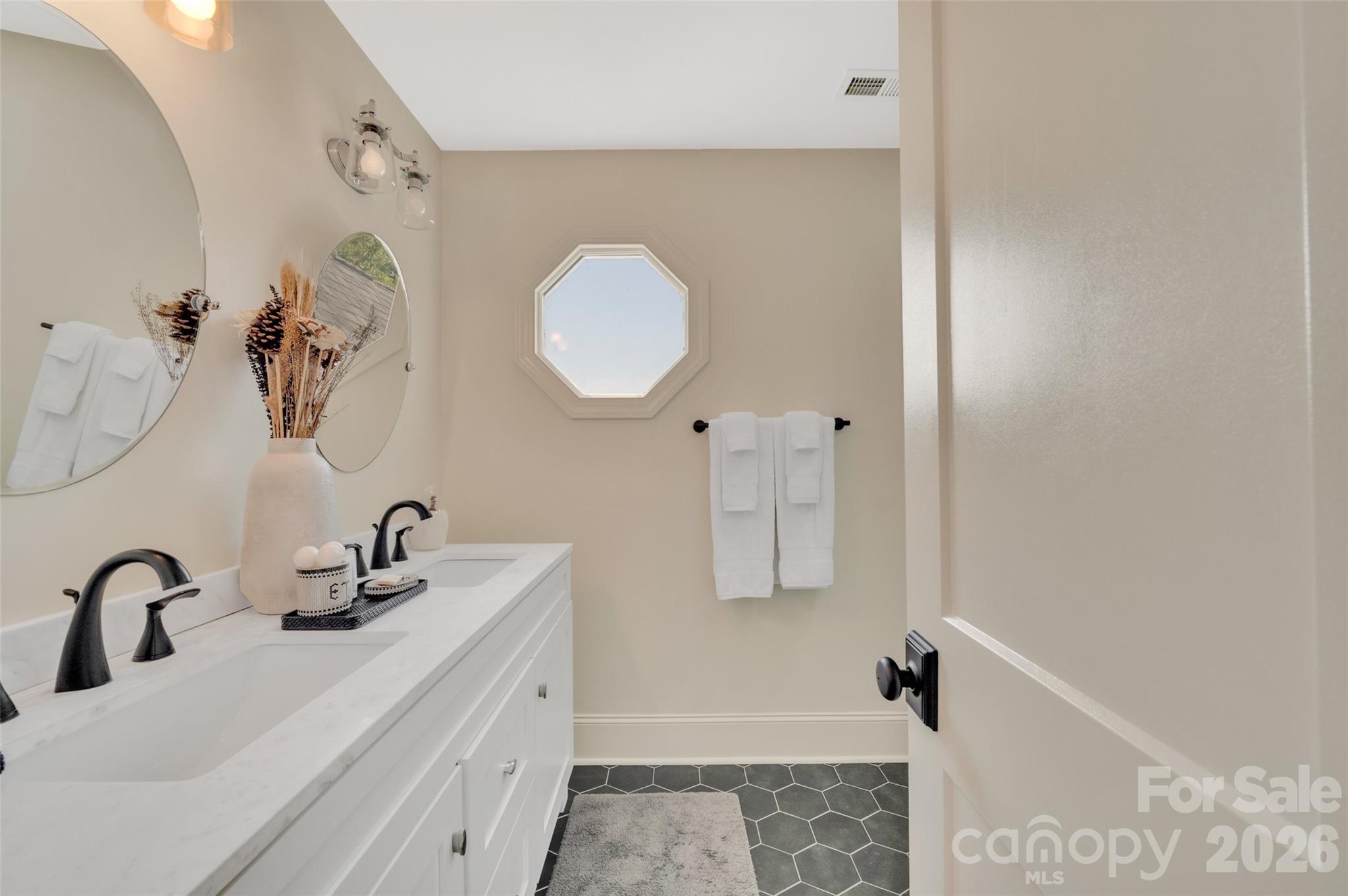 1337 Whispering Oaks Circle Matthews NC 28104