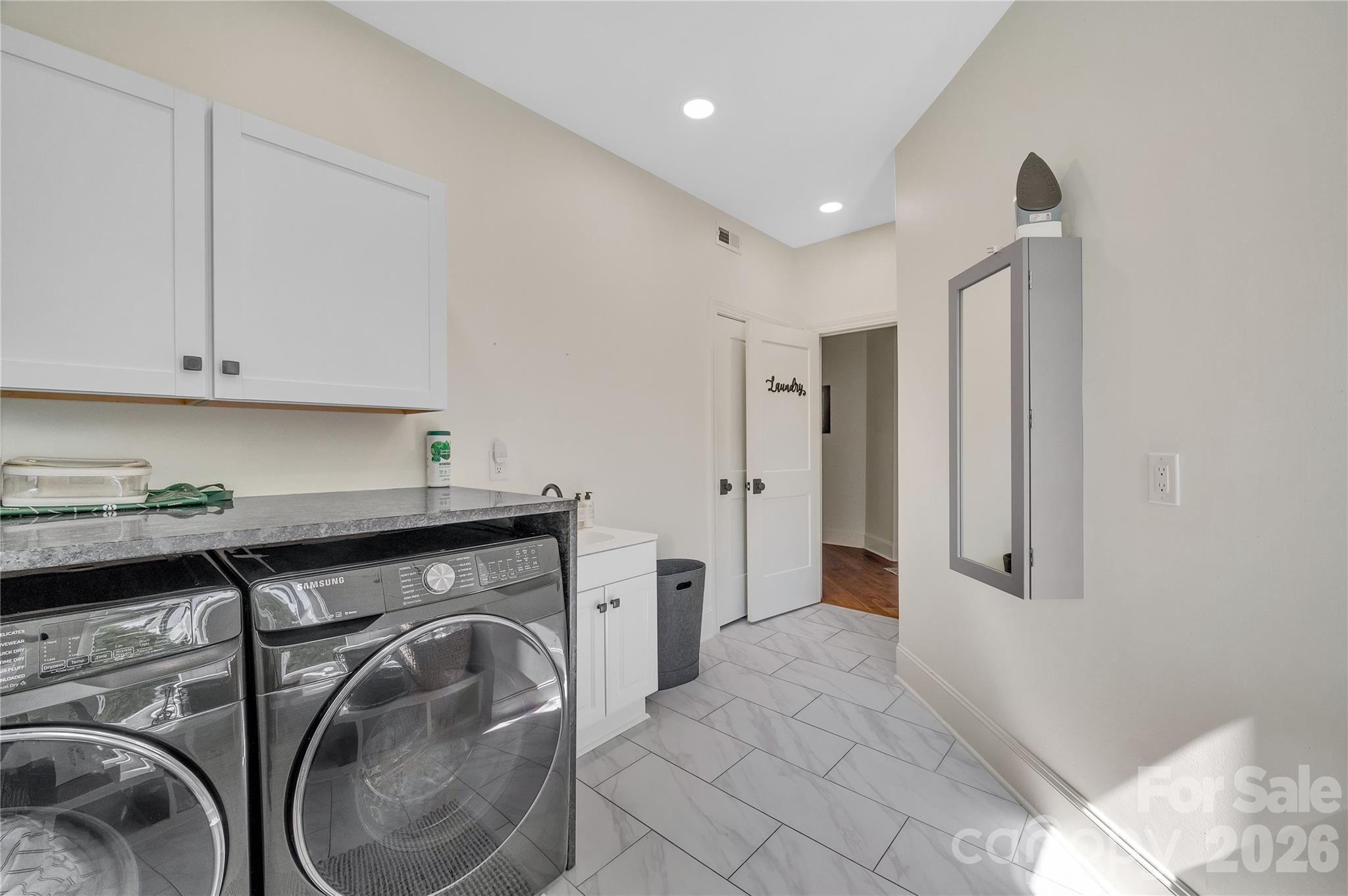 1337 Whispering Oaks Circle Matthews NC 28104
