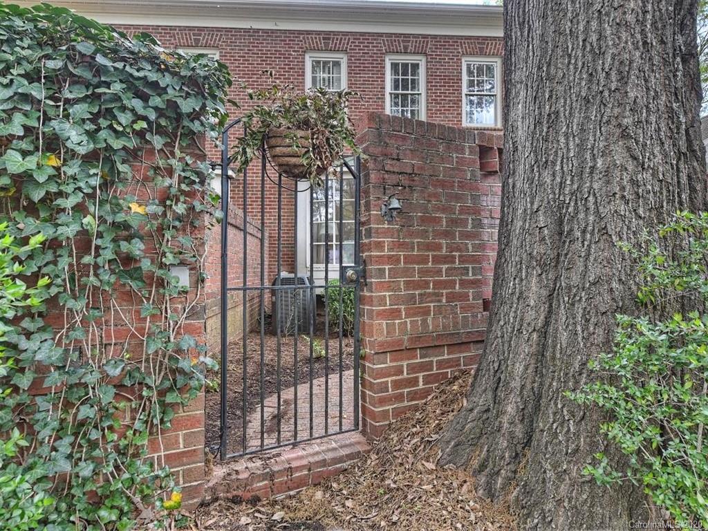 1225 Wareham Court Charlotte NC 28207