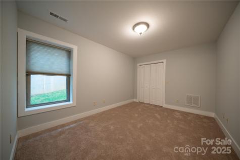 25 Gratitude Drive Asheville NC 28806