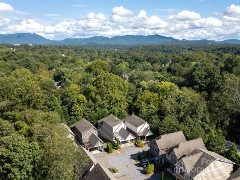 25 Gratitude Drive Asheville NC 28806