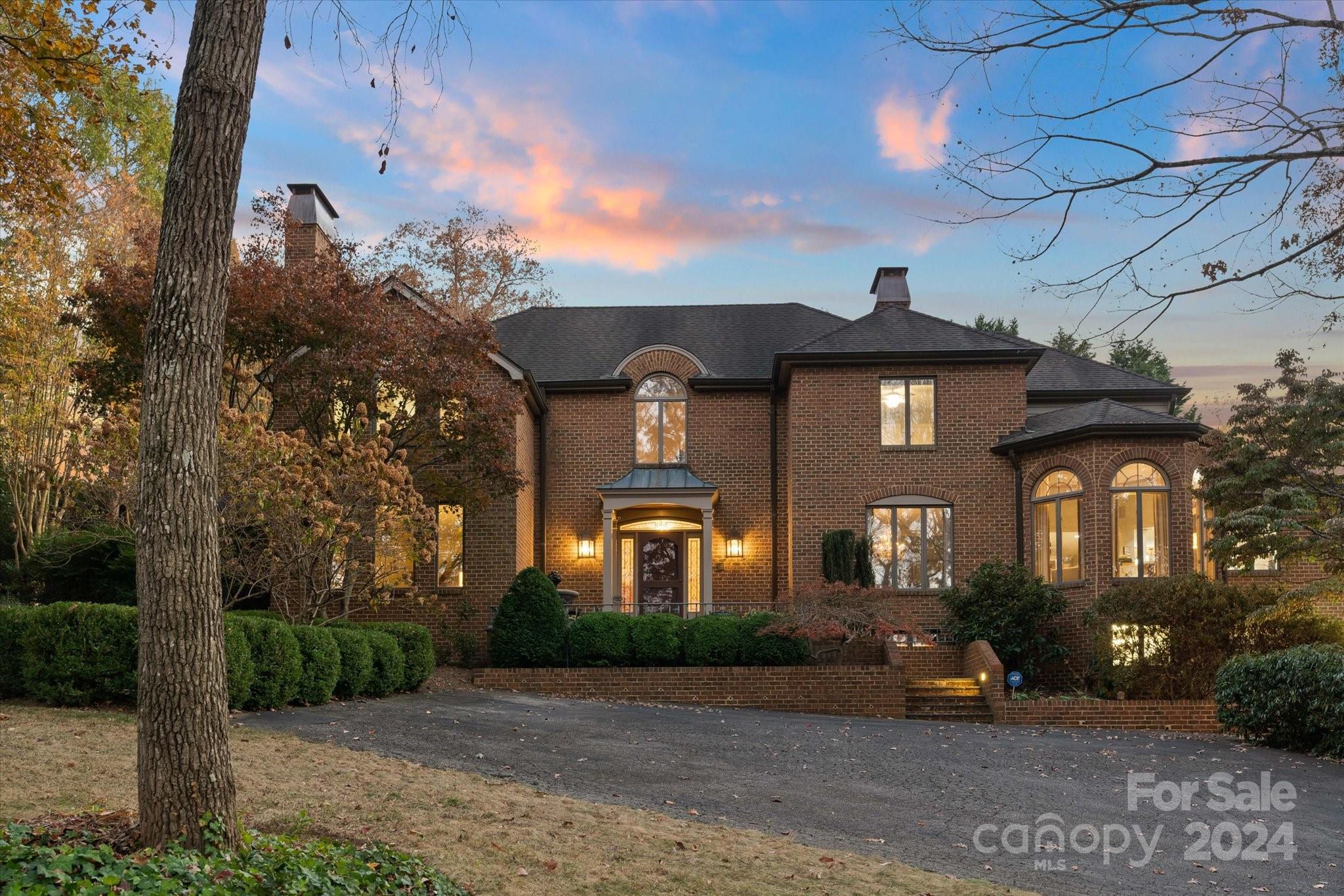1063 15th Avenue NW Hickory NC 28601