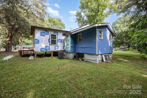 1110 Wall Street Statesville NC 28677