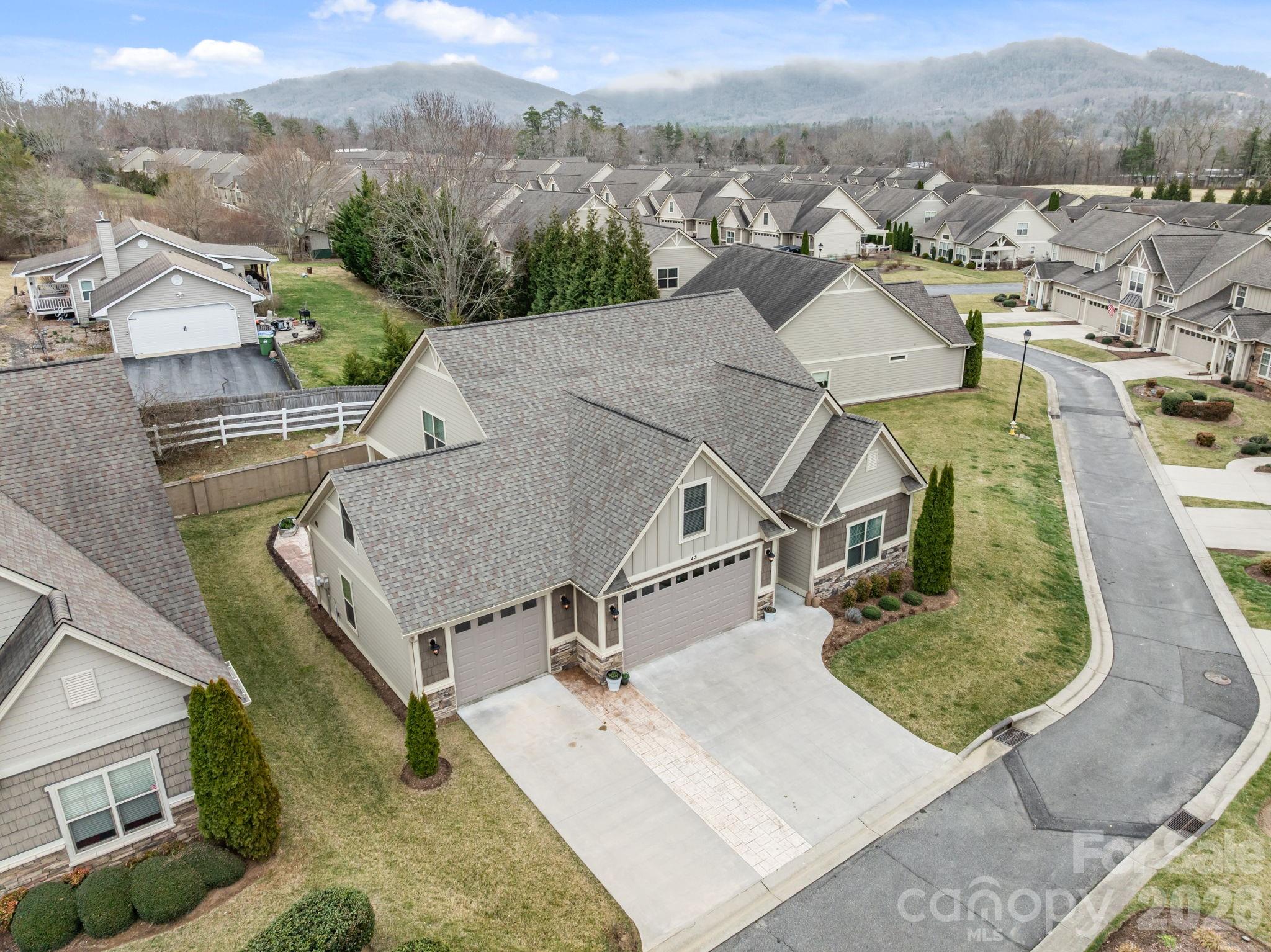 43 Burlington Lane Fletcher NC 28732