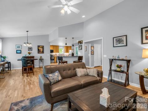 179 Kingfisher Lane Mills River NC 28759