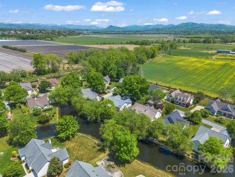 179 Kingfisher Lane Mills River NC 28759