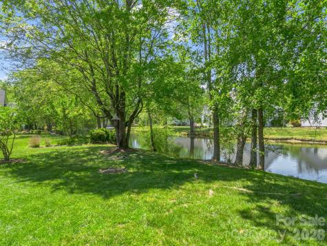 179 Kingfisher Lane Mills River NC 28759