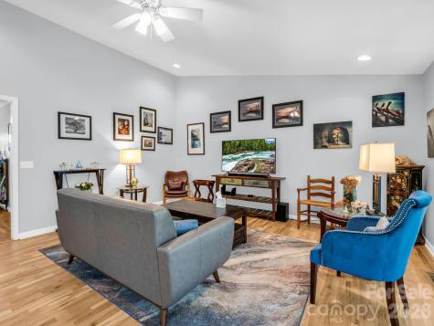 179 Kingfisher Lane Mills River NC 28759