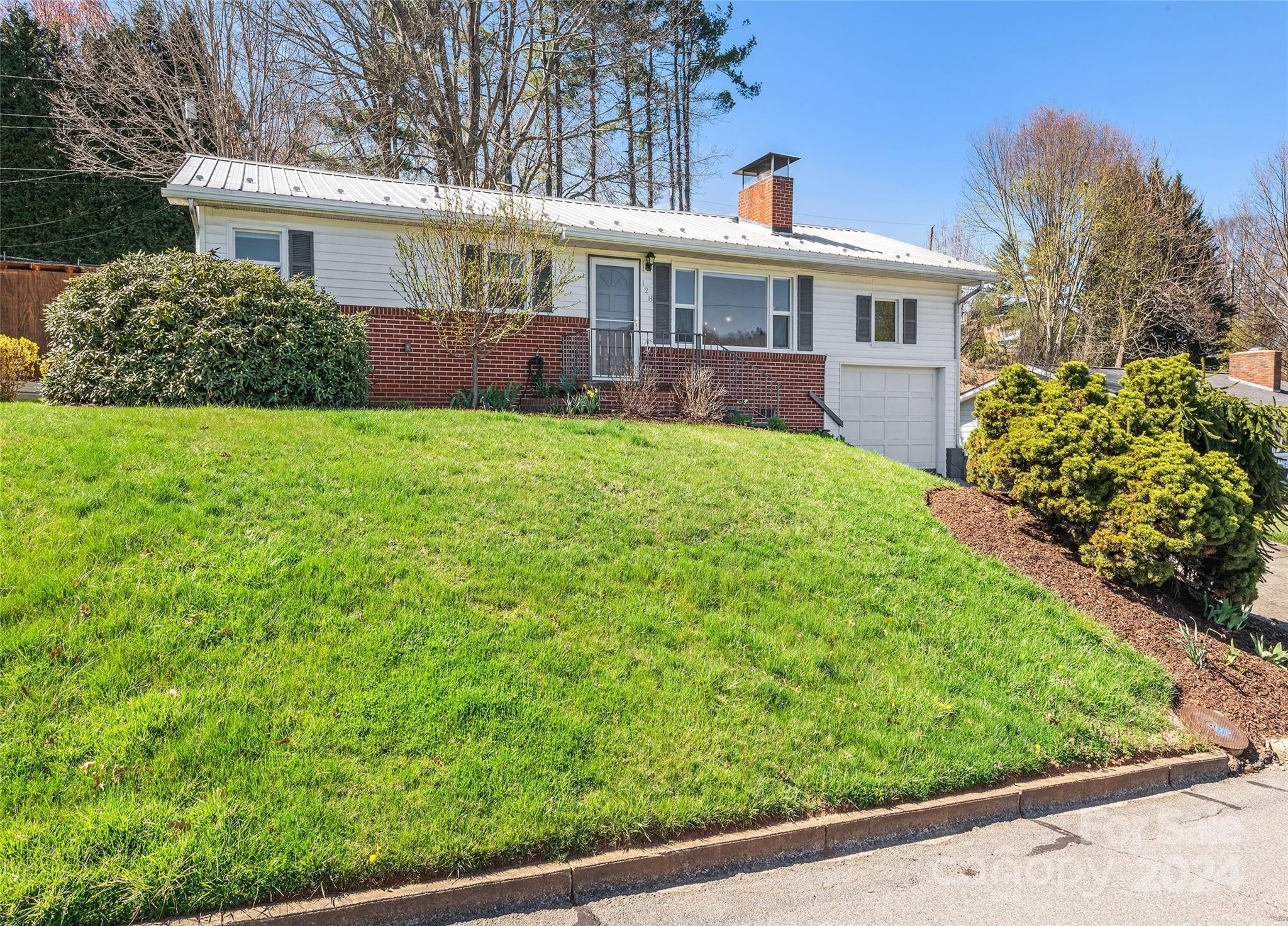 128 Shelton Street Waynesville NC 28786