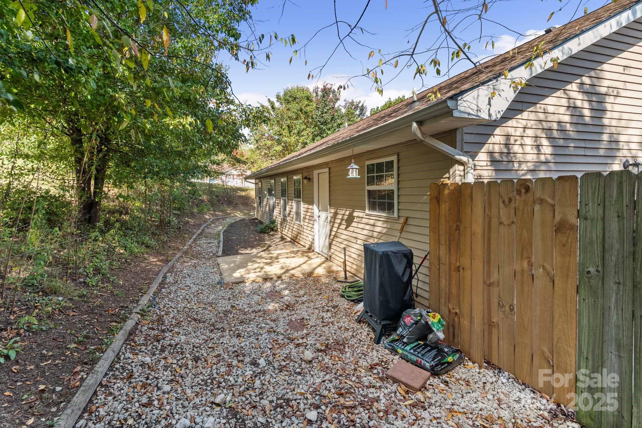 26 Sydney Lane Asheville NC 28806