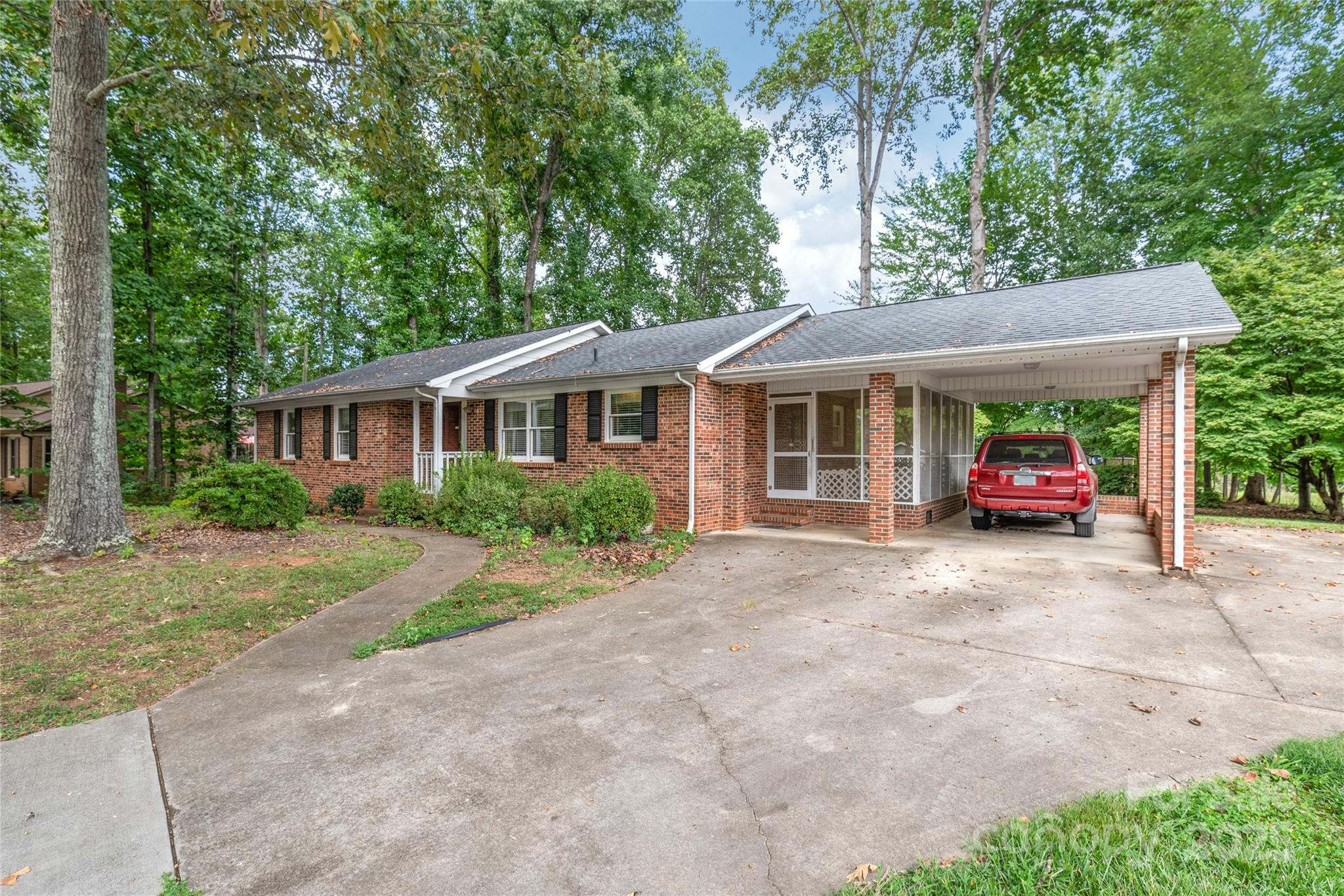 310 Oakwood Drive Mount Holly NC 28120