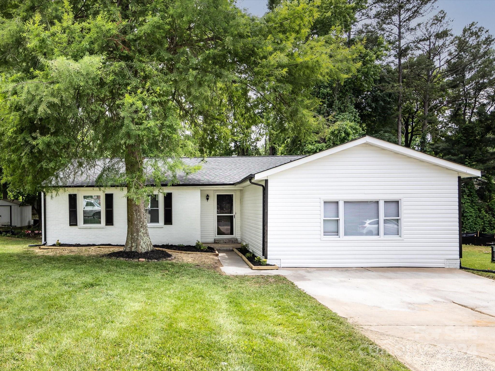 1212 Farmfield Lane Charlotte NC 28213