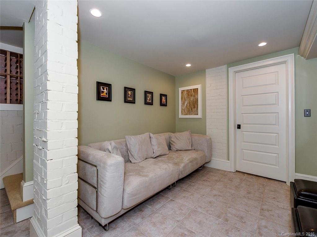 1523 Clayton Drive Charlotte NC 28203