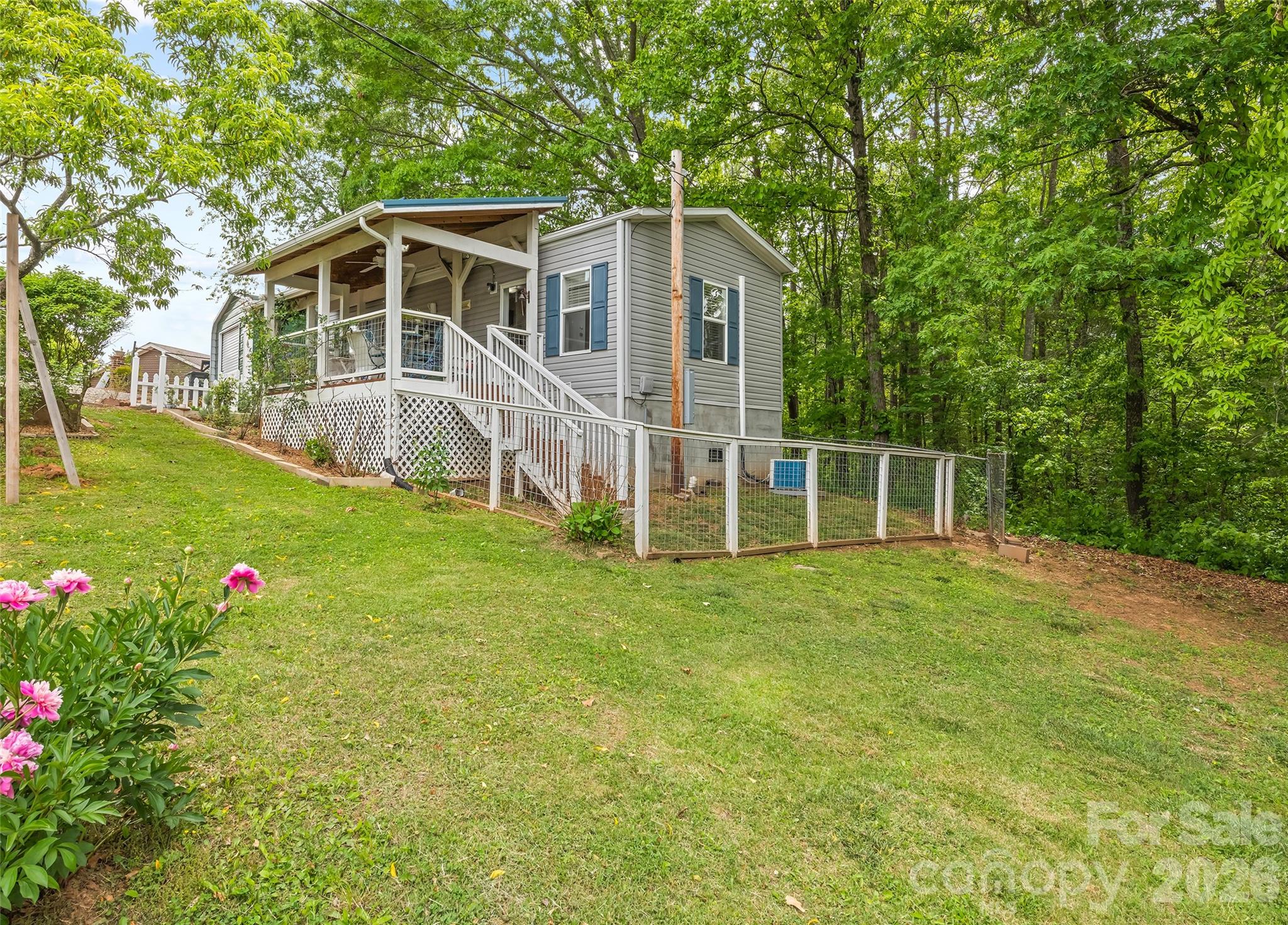 17 King Drive Leicester NC 28748