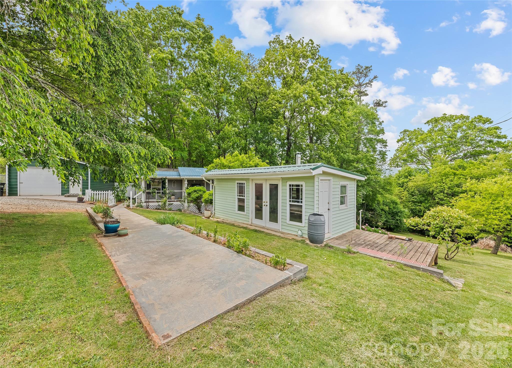 17 King Drive Leicester NC 28748