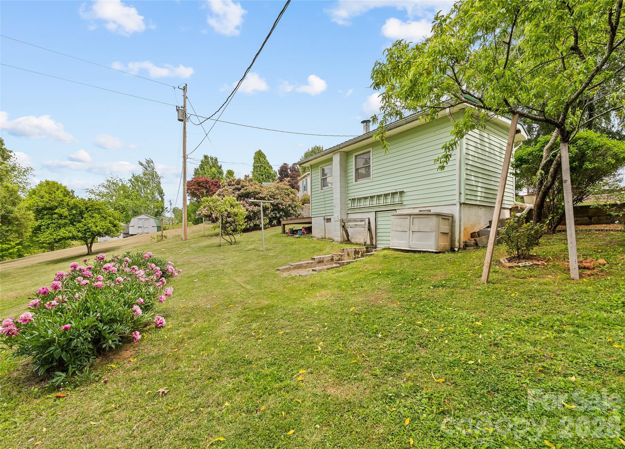 17 King Drive Leicester NC 28748