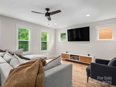 21 Busbee View Road Asheville NC 28803