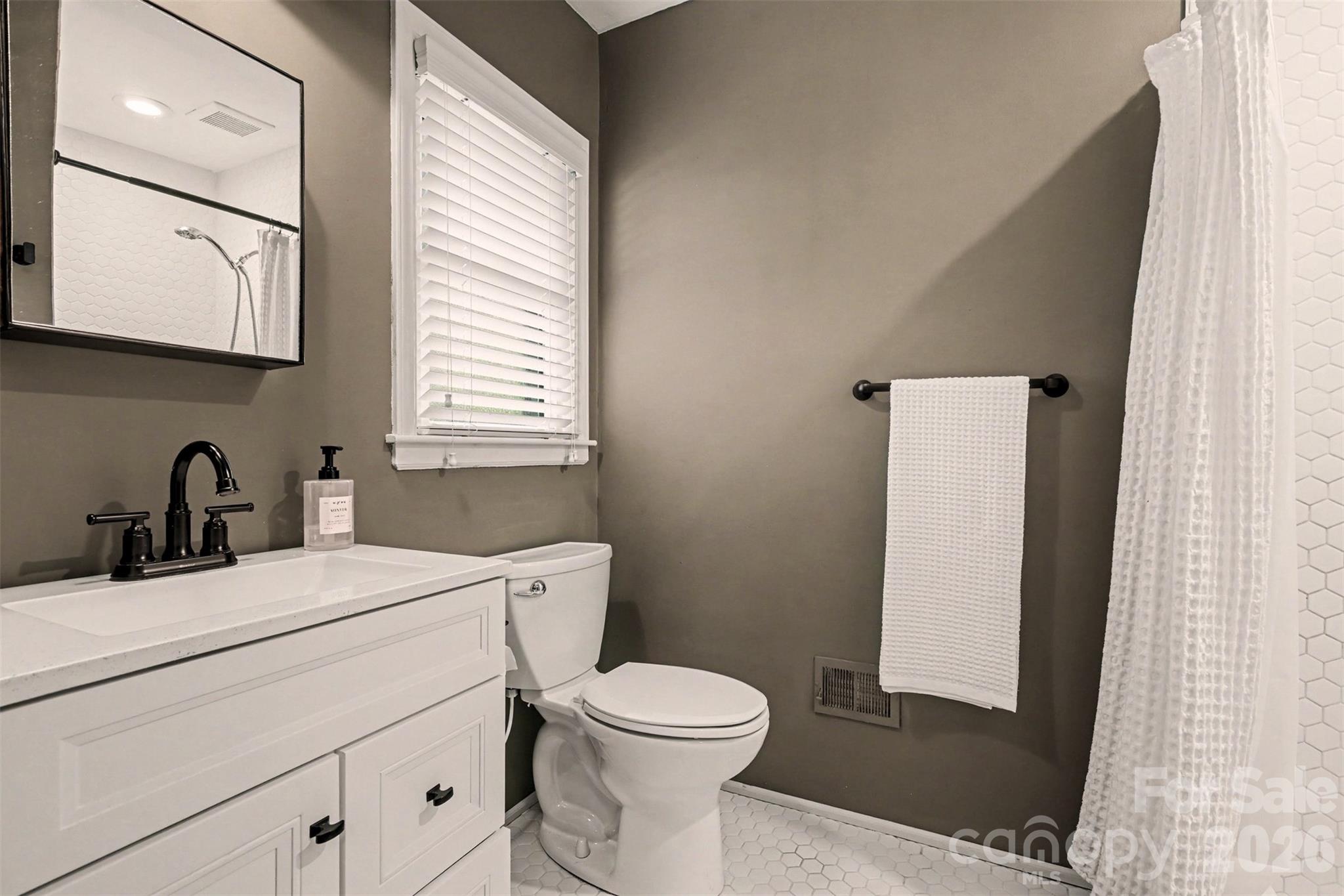 1419 Redcoat Drive Charlotte NC 28211