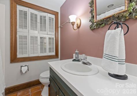 240 21st Avenue Drive NW Hickory NC 28601