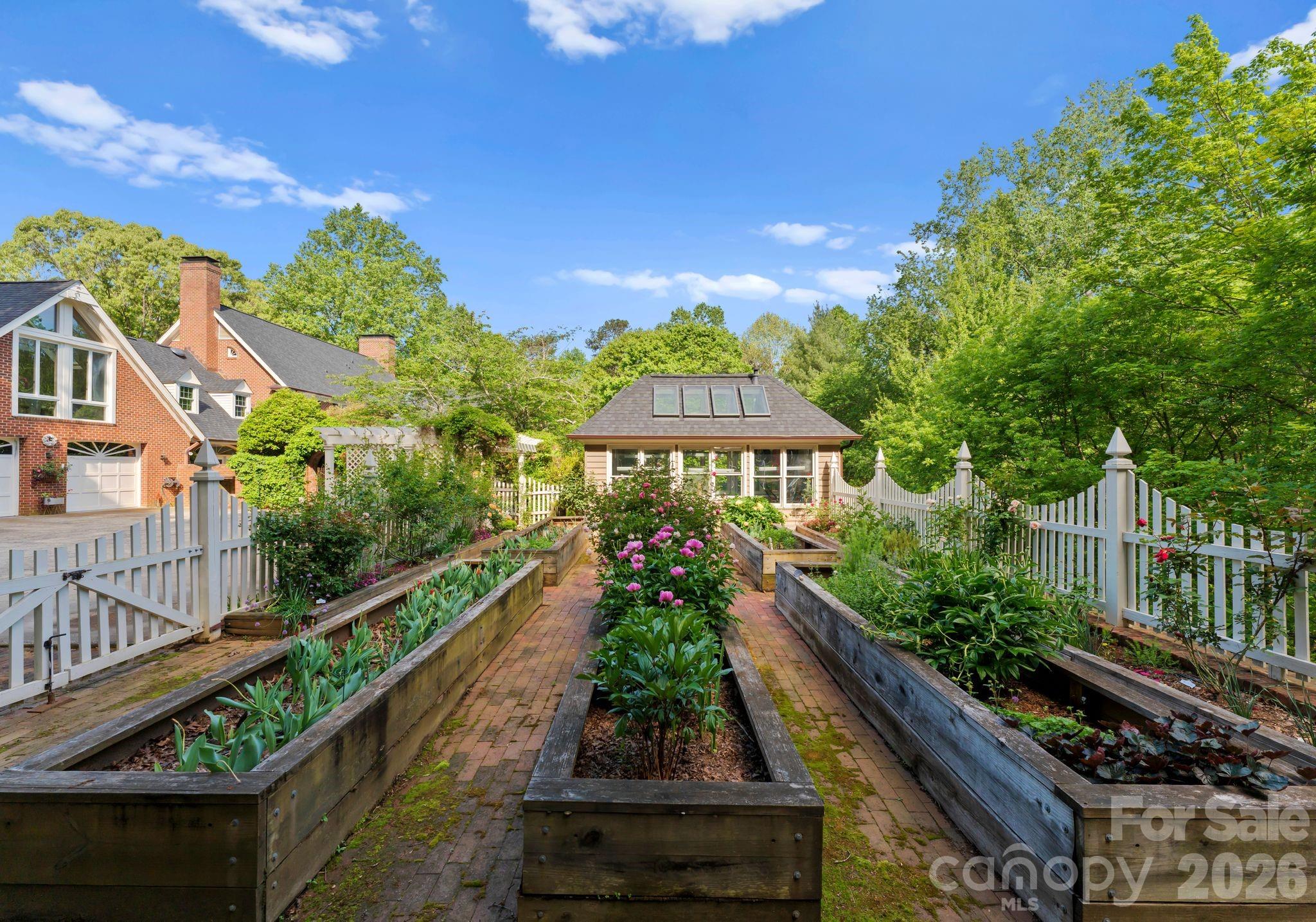 240 21st Avenue Drive NW Hickory NC 28601