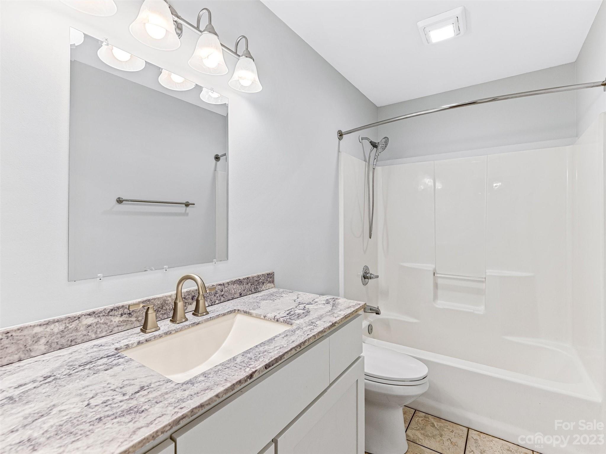 31 Oakwood Road Candler NC 28715