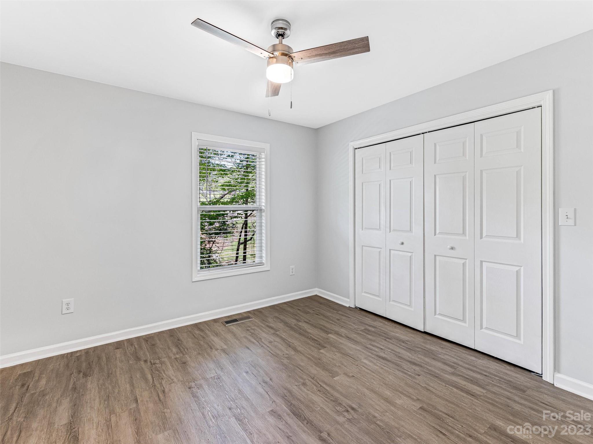 31 Oakwood Road Candler NC 28715