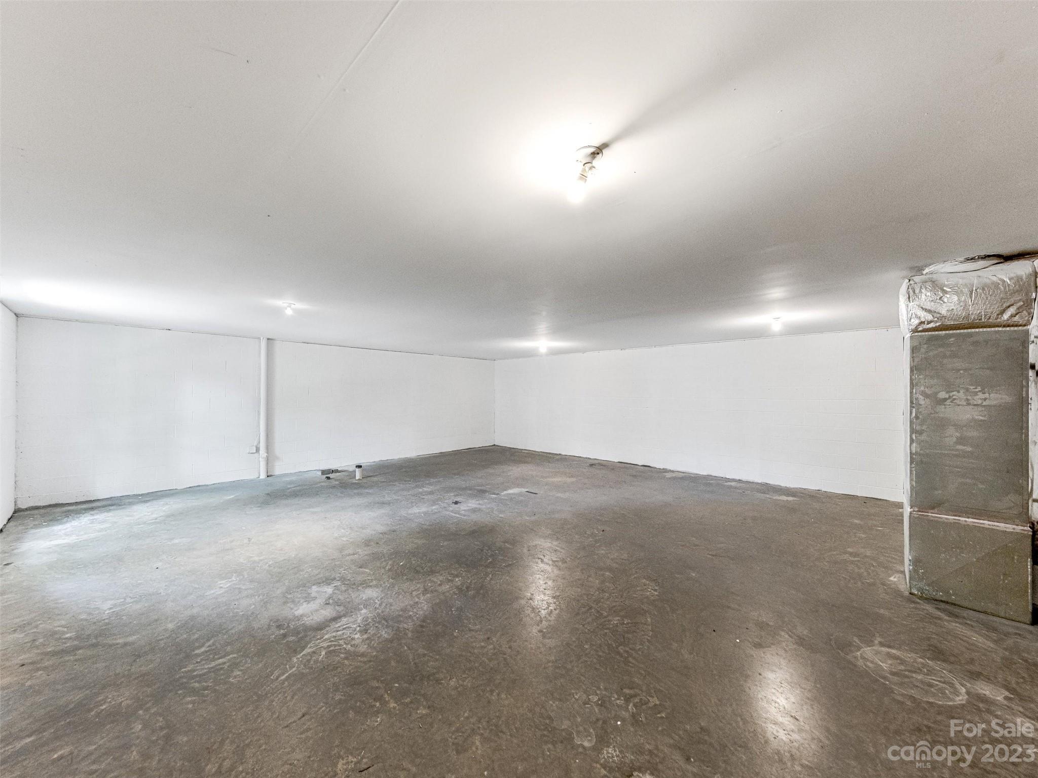 31 Oakwood Road Candler NC 28715