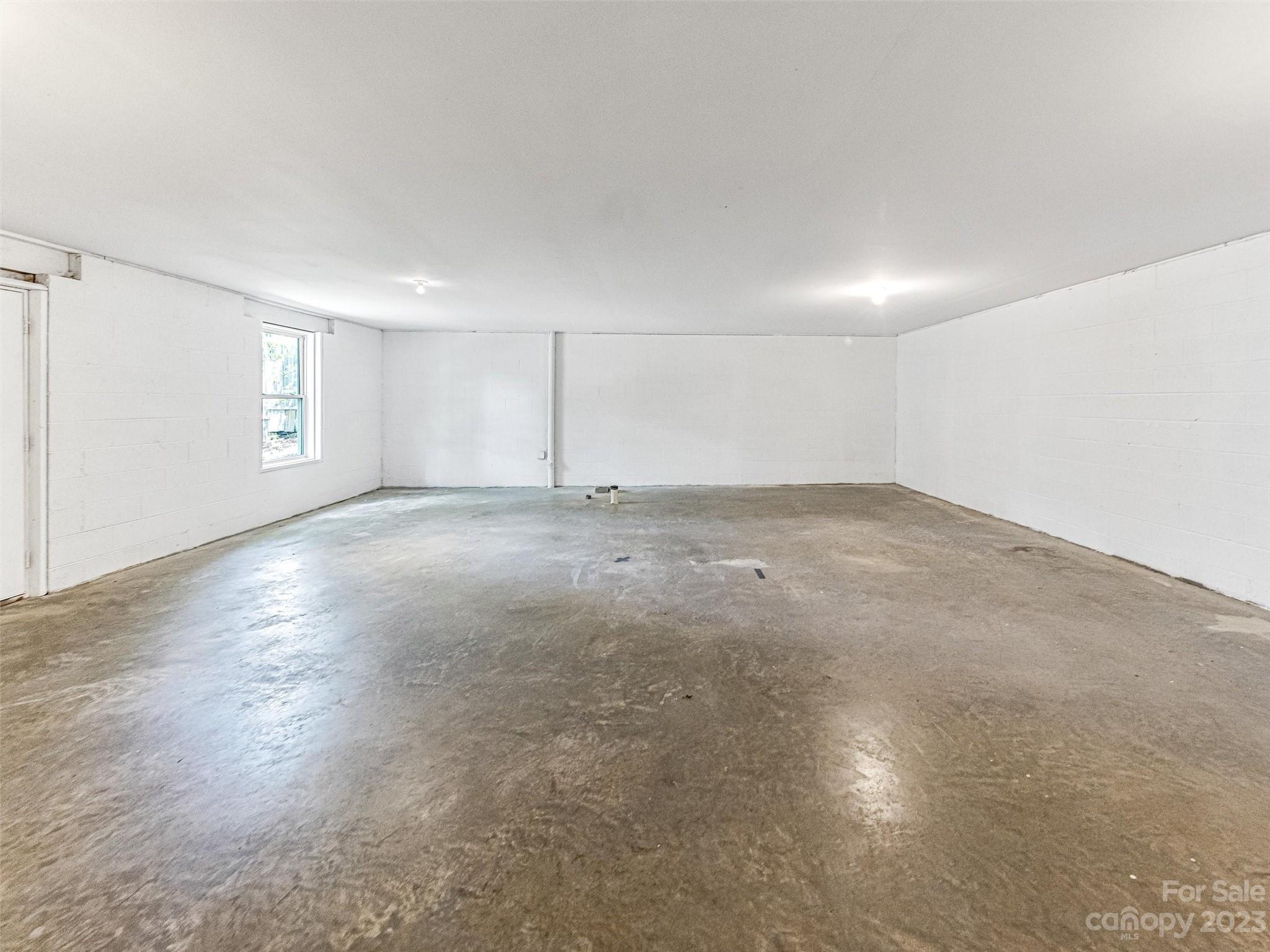 31 Oakwood Road Candler NC 28715