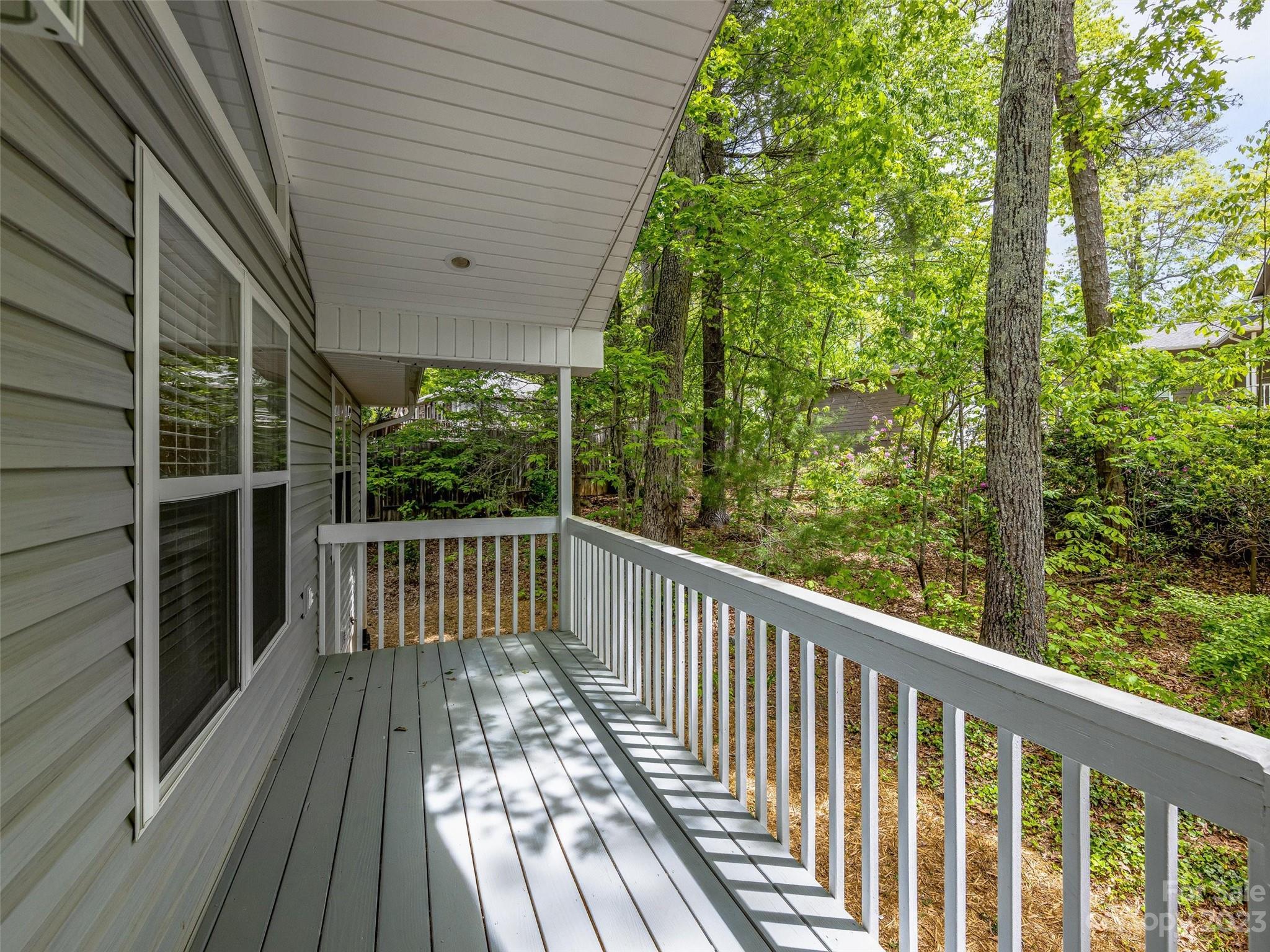 31 Oakwood Road Candler NC 28715