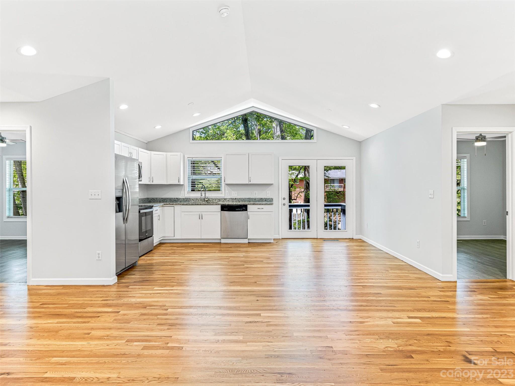 31 Oakwood Road Candler NC 28715