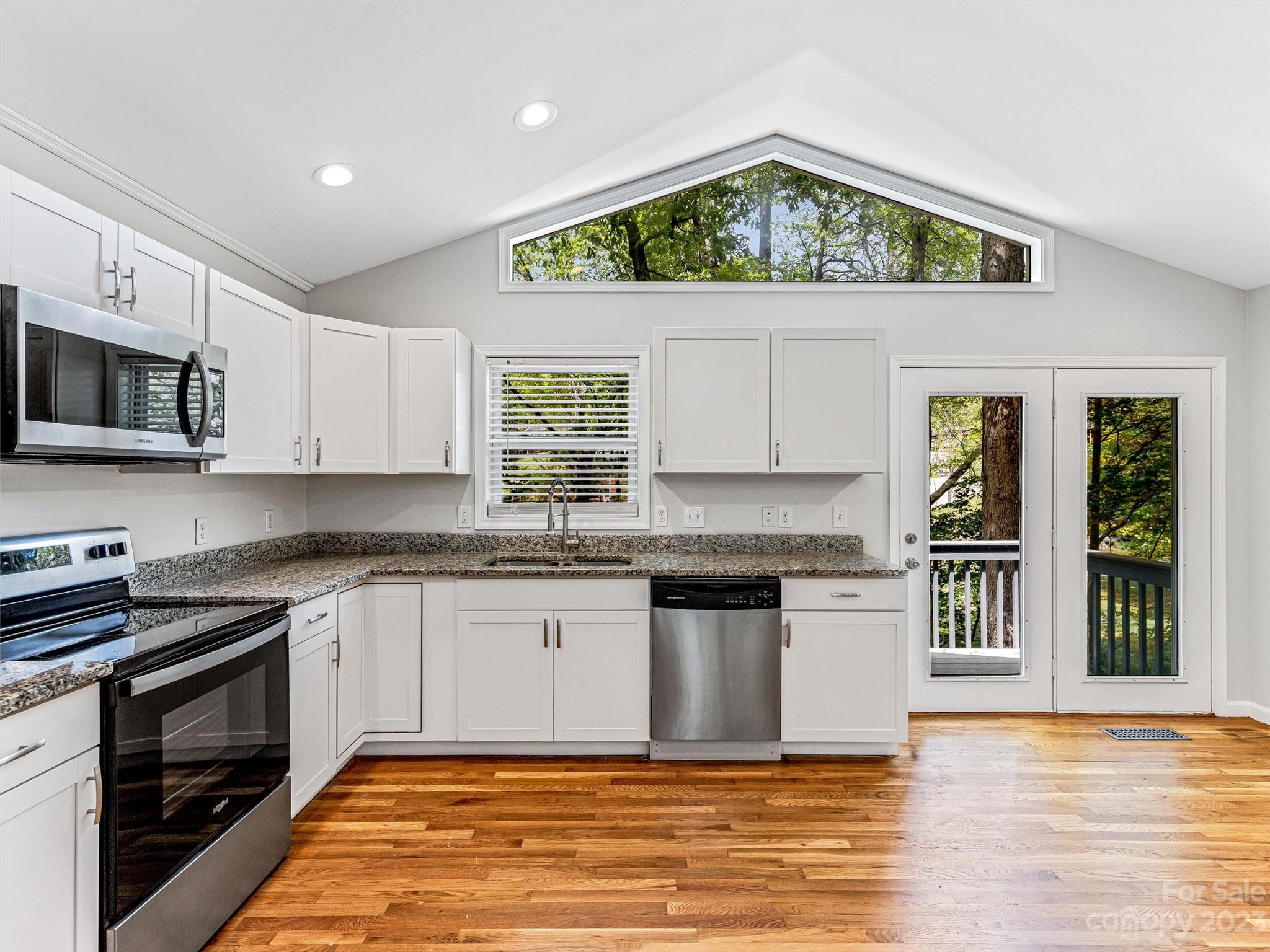 31 Oakwood Road Candler NC 28715