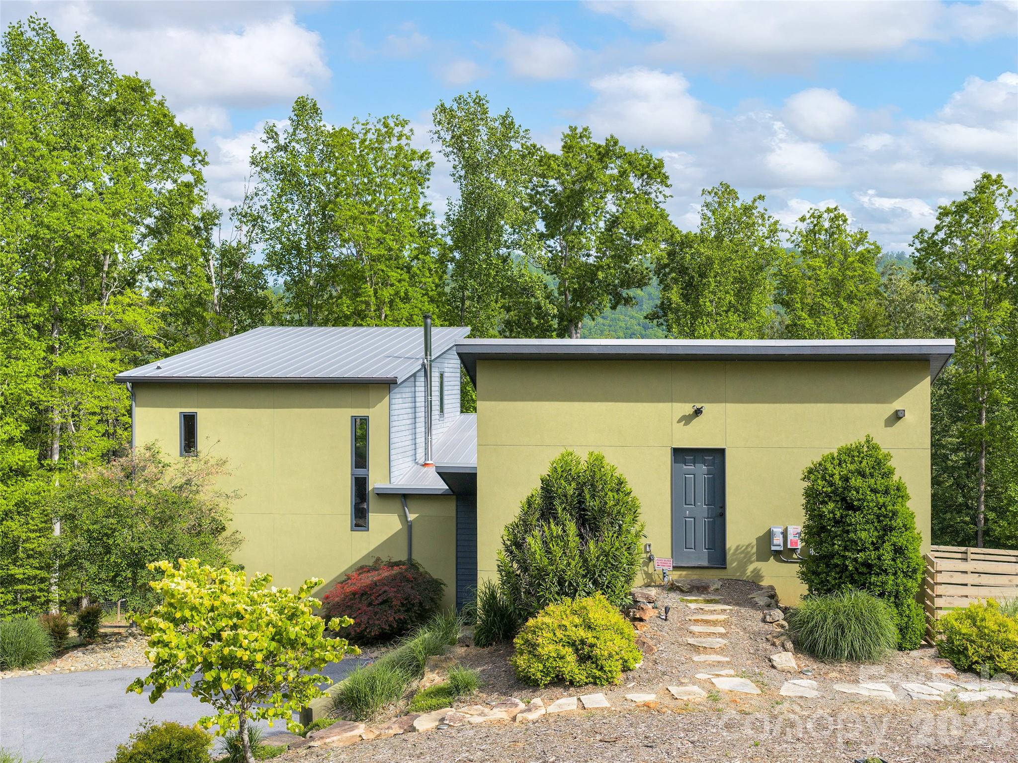 15 Sourwood Lane Fletcher NC 28732