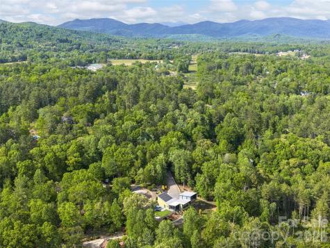 15 Sourwood Lane Fletcher NC 28732