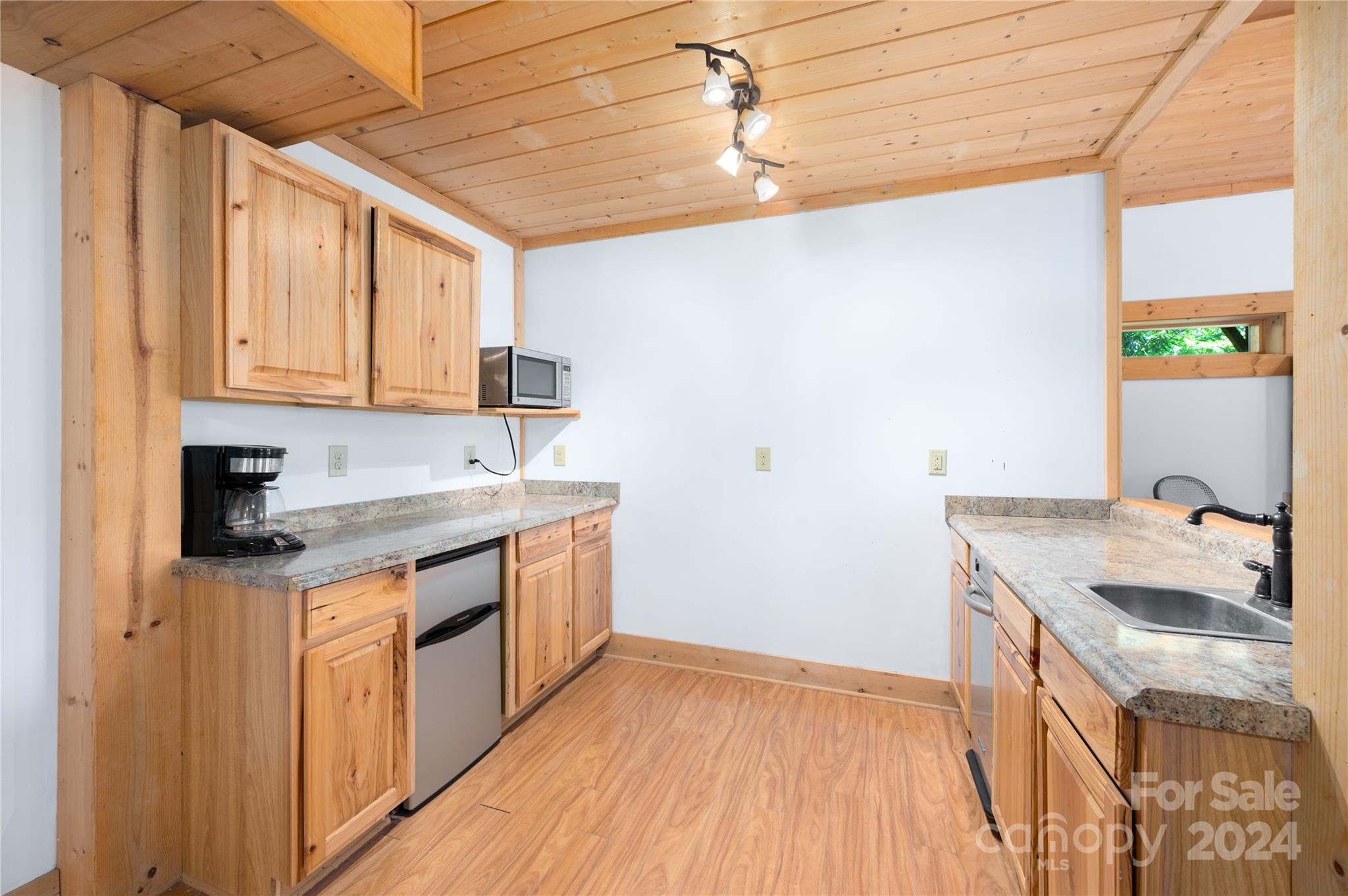 84 Back River Trail Marshall NC 28753