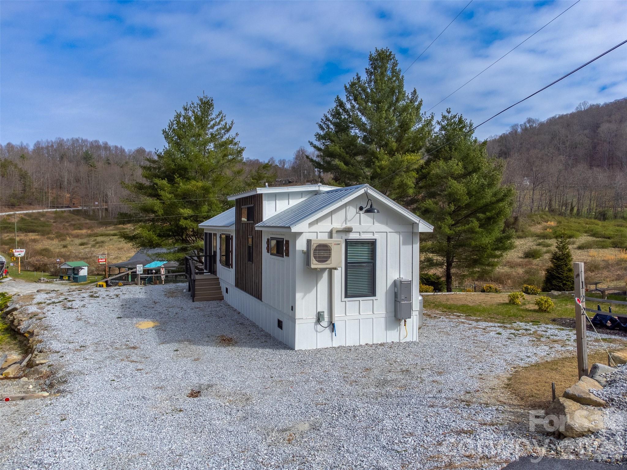 122 Mountain Breeze Ridge Scaly Mountain NC 28775
