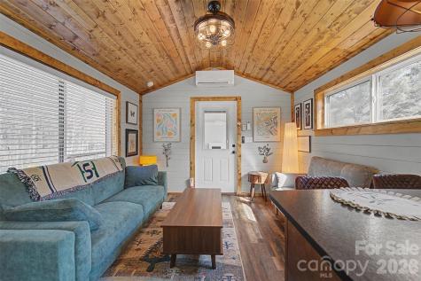 122 Mountain Breeze Ridge Scaly Mountain NC 28775