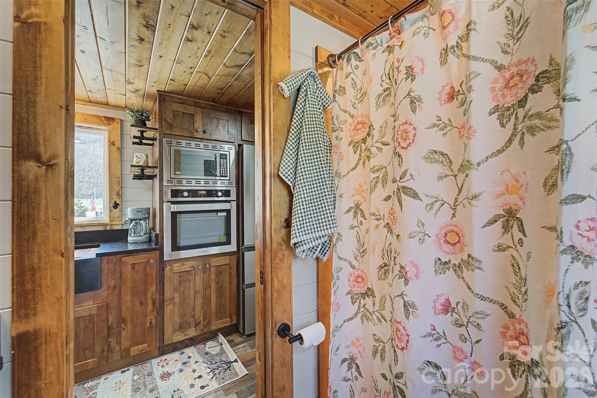 122 Mountain Breeze Ridge Scaly Mountain NC 28775