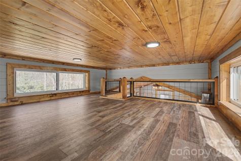 122 Mountain Breeze Ridge Scaly Mountain NC 28775