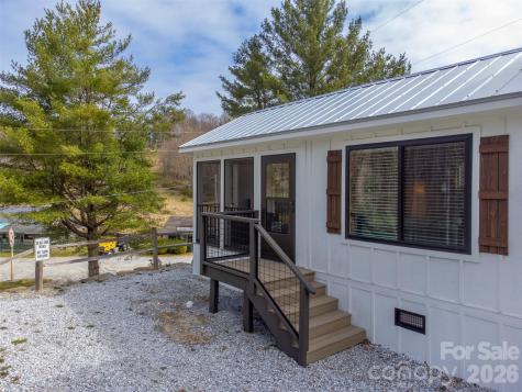 122 Mountain Breeze Ridge Scaly Mountain NC 28775