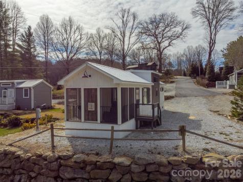122 Mountain Breeze Ridge Scaly Mountain NC 28775