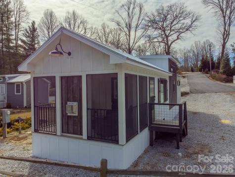 122 Mountain Breeze Ridge Scaly Mountain NC 28775