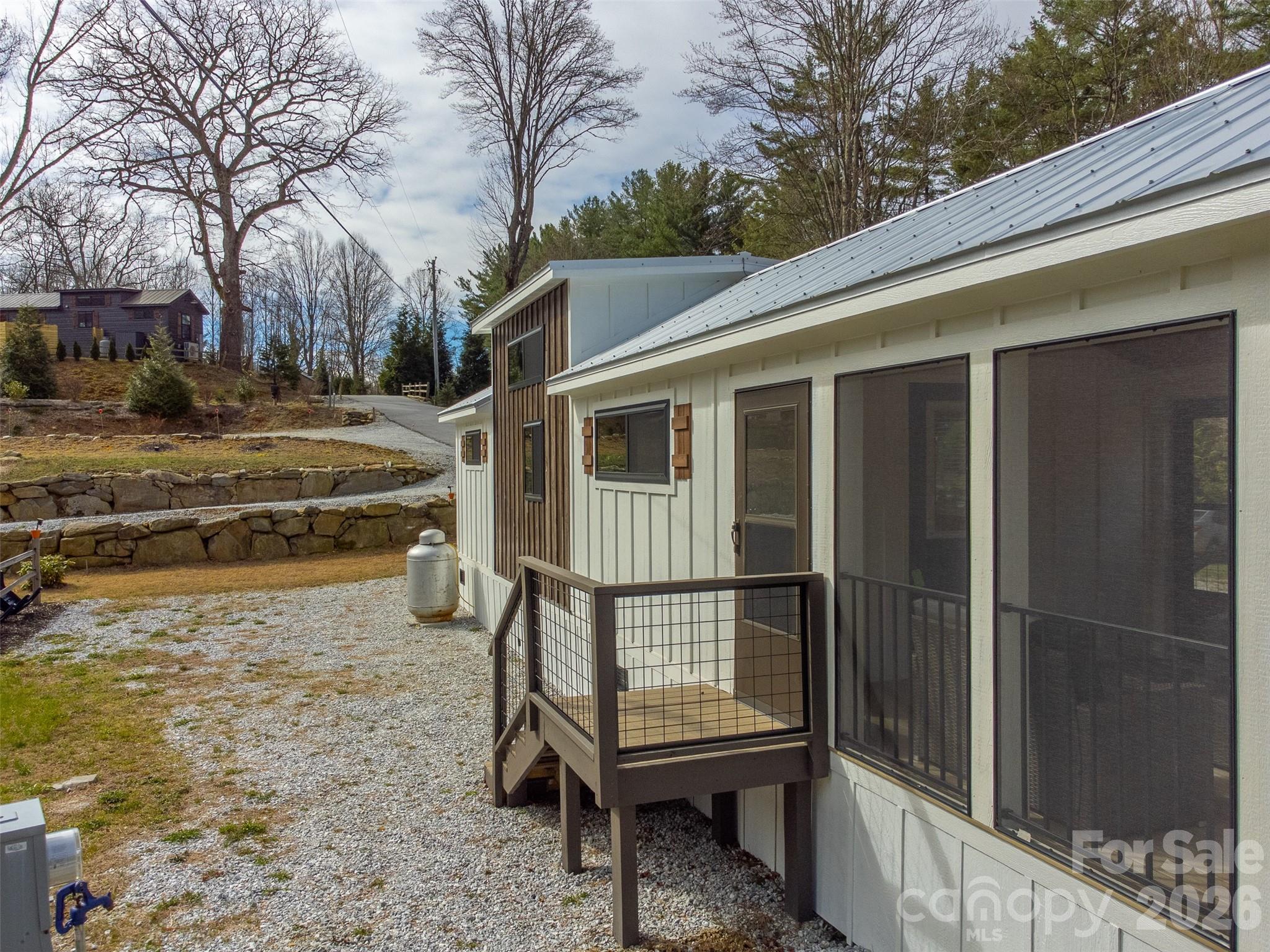 122 Mountain Breeze Ridge Scaly Mountain NC 28775