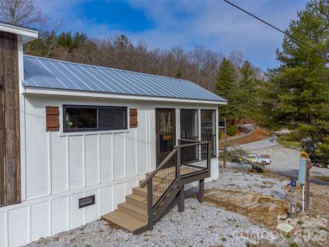 122 Mountain Breeze Ridge Scaly Mountain NC 28775