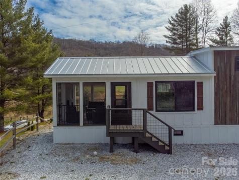 122 Mountain Breeze Ridge Scaly Mountain NC 28775