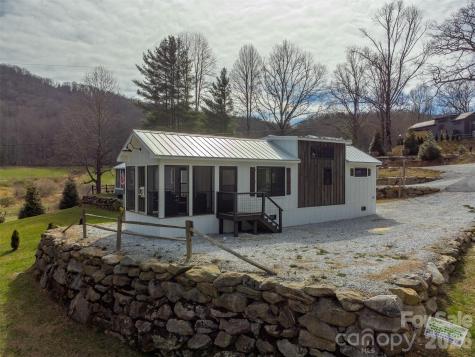 122 Mountain Breeze Ridge Scaly Mountain NC 28775