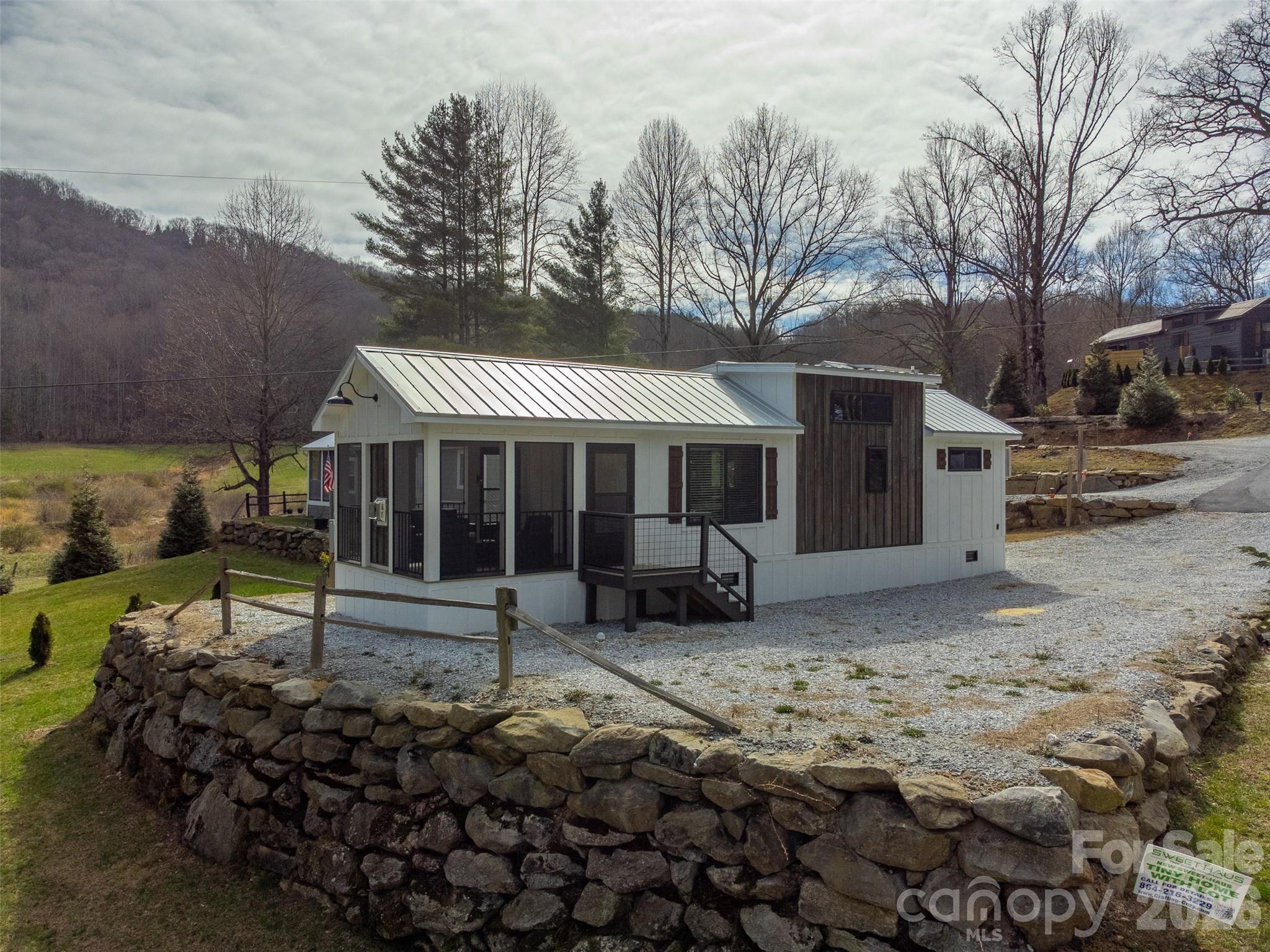 122 Mountain Breeze Ridge Scaly Mountain NC 28775