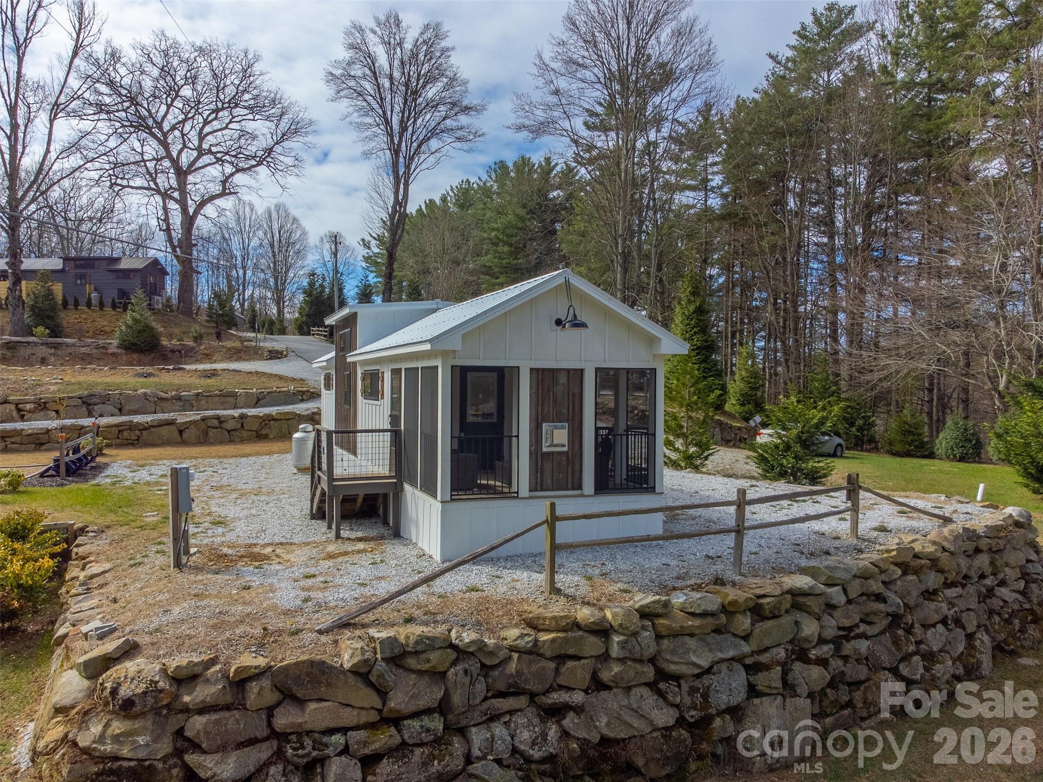 122 Mountain Breeze Ridge Scaly Mountain NC 28775