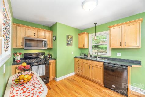 159 Sand Hill Road Asheville NC 28806